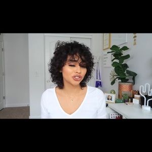 Meet your Posher, Monique